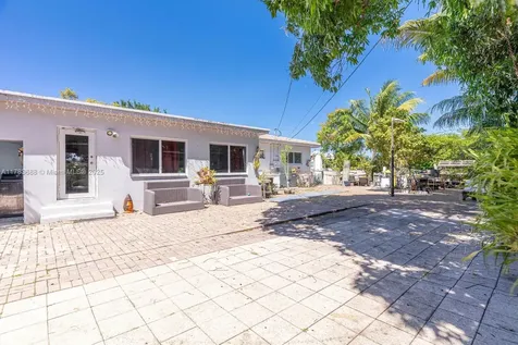 210 W 52nd Street Hialeah FL 33012