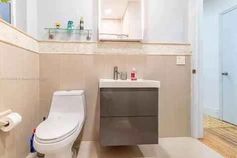 210 W 52nd Street Hialeah FL 33012