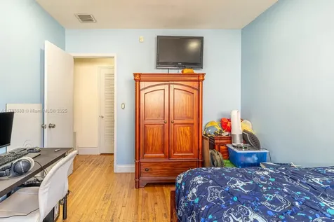 210 W 52nd Street Hialeah FL 33012