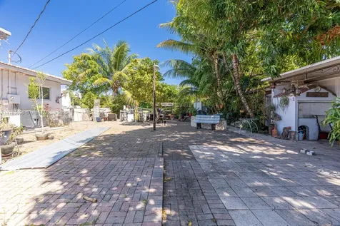 210 W 52nd Street Hialeah FL 33012
