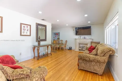 210 W 52nd Street Hialeah FL 33012