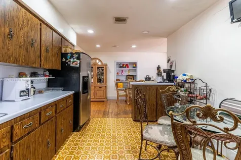 210 W 52nd Street Hialeah FL 33012