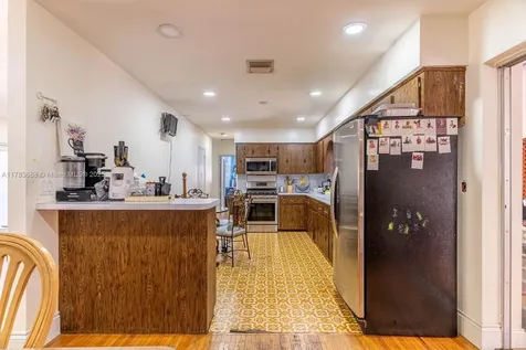 210 W 52nd Street Hialeah FL 33012