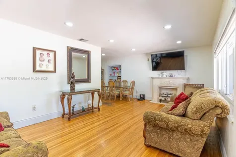 210 W 52nd Street Hialeah FL 33012