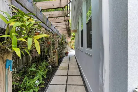 4131 Lybyer Avenue Miami FL 33133