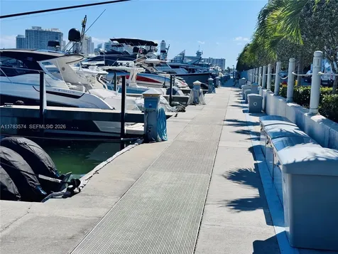 17211 Biscayne Blvd, Boat Slip 15 North Miami Beach FL 33160
