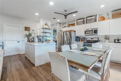 5926 NW 113th Place Doral FL 33178