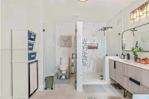 5926 NW 113th Place Doral FL 33178