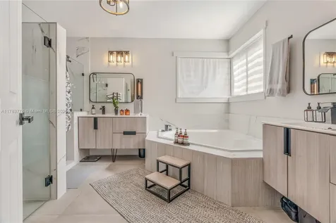 5926 NW 113th Place Doral FL 33178