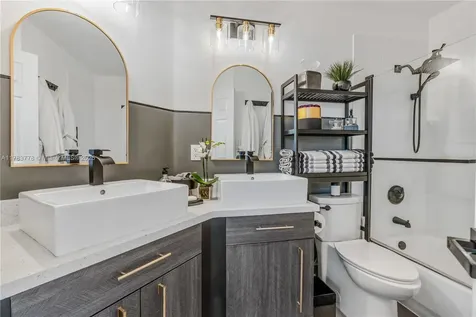 5926 NW 113th Place Doral FL 33178