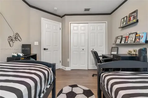 5926 NW 113th Place Doral FL 33178