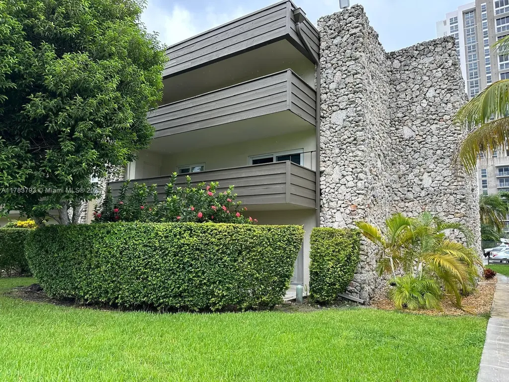 8335 SW 72nd Avenue Miami FL 33143