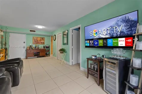 4719 NW 7th Street Miami FL 33126