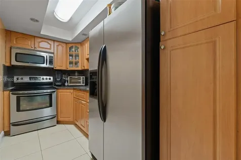 4719 NW 7th Street Miami FL 33126