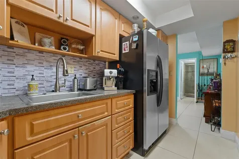 4719 NW 7th Street Miami FL 33126