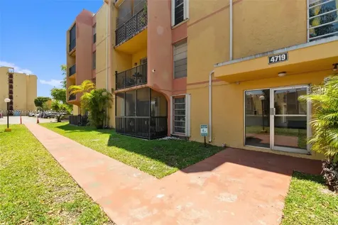 4719 NW 7th Street Miami FL 33126