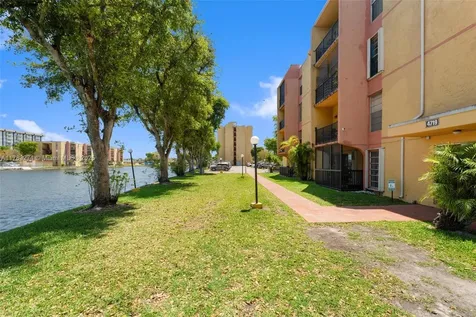 4719 NW 7th Street Miami FL 33126