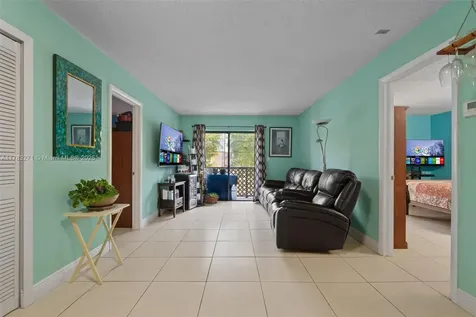 4719 NW 7th Street Miami FL 33126