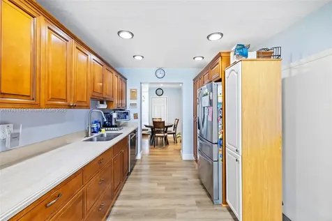 1525 SW 12th Street Miami FL 33135