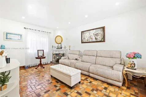 1525 SW 12th Street Miami FL 33135