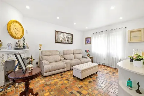 1525 SW 12th Street Miami FL 33135