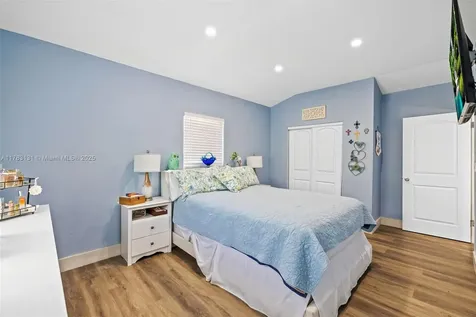 1525 SW 12th Street Miami FL 33135