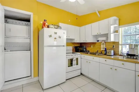 1525 SW 12th Street Miami FL 33135