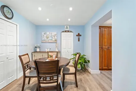 1525 SW 12th Street Miami FL 33135