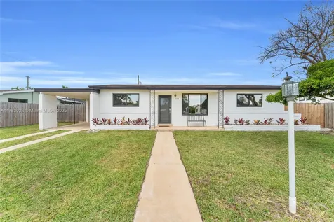 9365 Nassau Drive Cutler Bay FL 33189