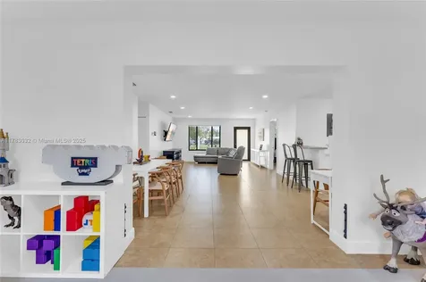 9365 Nassau Drive Cutler Bay FL 33189