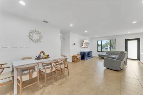 9365 Nassau Drive Cutler Bay FL 33189