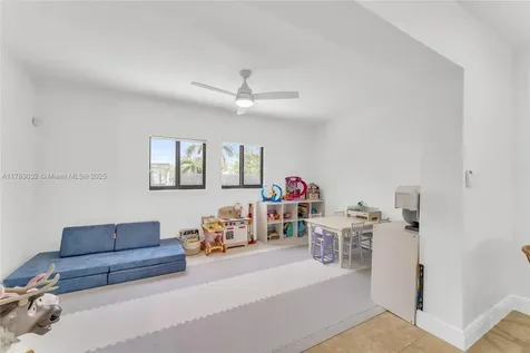9365 Nassau Drive Cutler Bay FL 33189