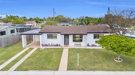 9365 Nassau Drive Cutler Bay FL 33189