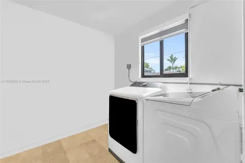 9365 Nassau Drive Cutler Bay FL 33189