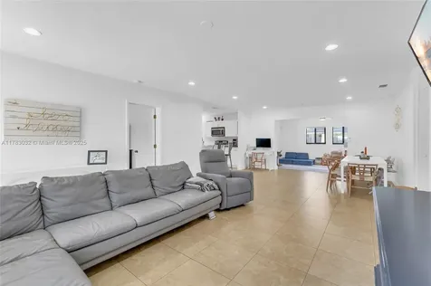 9365 Nassau Drive Cutler Bay FL 33189