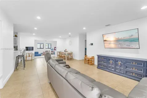 9365 Nassau Drive Cutler Bay FL 33189