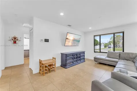 9365 Nassau Drive Cutler Bay FL 33189