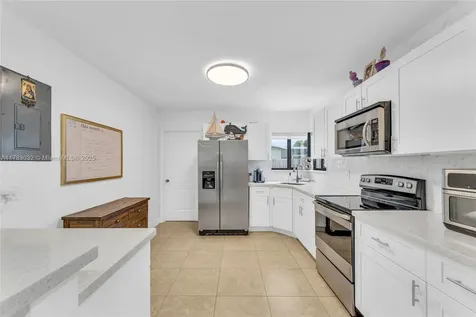 9365 Nassau Drive Cutler Bay FL 33189