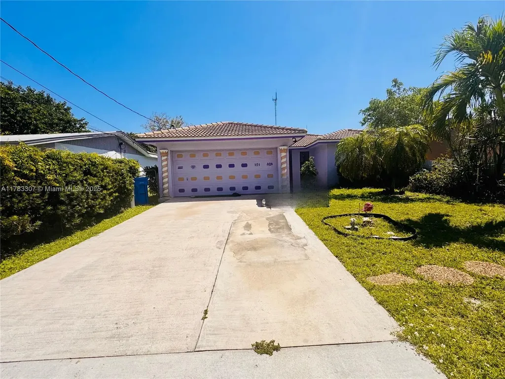 4826 SW 18th Street West Park FL 33023