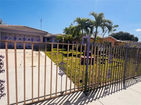4826 SW 18th Street West Park FL 33023
