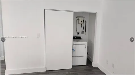 580-590 NW 58th Street Miami FL 33127