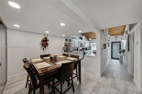 11140 Redwood Avenue Pembroke Pines FL 33026