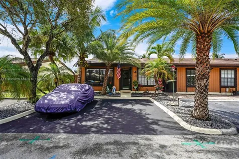 11140 Redwood Avenue Pembroke Pines FL 33026