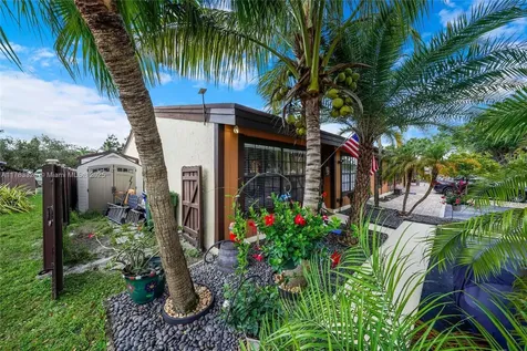 11140 Redwood Avenue Pembroke Pines FL 33026