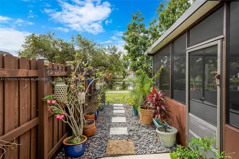11140 Redwood Avenue Pembroke Pines FL 33026