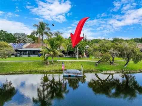 11140 Redwood Avenue Pembroke Pines FL 33026
