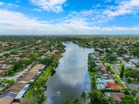 11140 Redwood Avenue Pembroke Pines FL 33026
