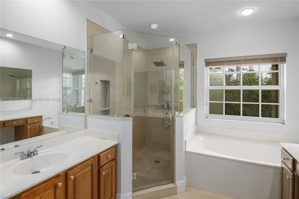 922 NW 127th Avenue Coral Springs FL 33071