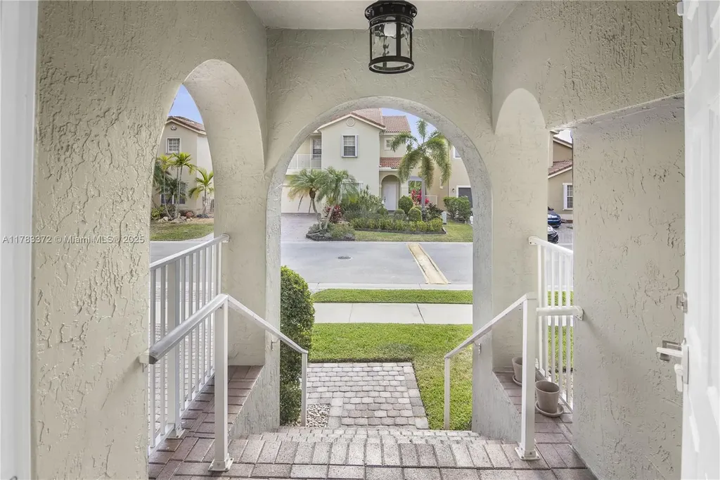 922 NW 127th Avenue Coral Springs FL 33071