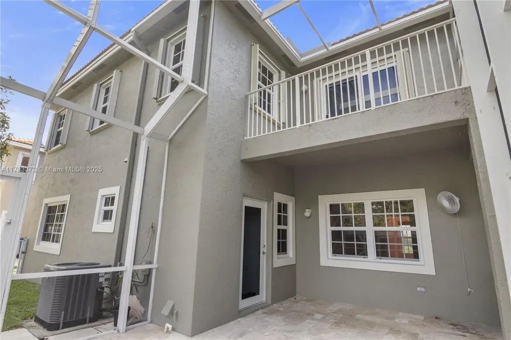 922 NW 127th Avenue Coral Springs FL 33071